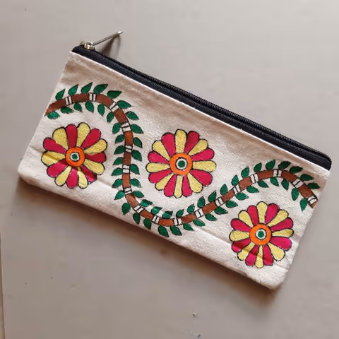 POUCHES